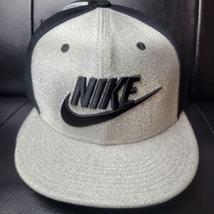 RARE Nike Diamond Quest Baseball Cap 🔥